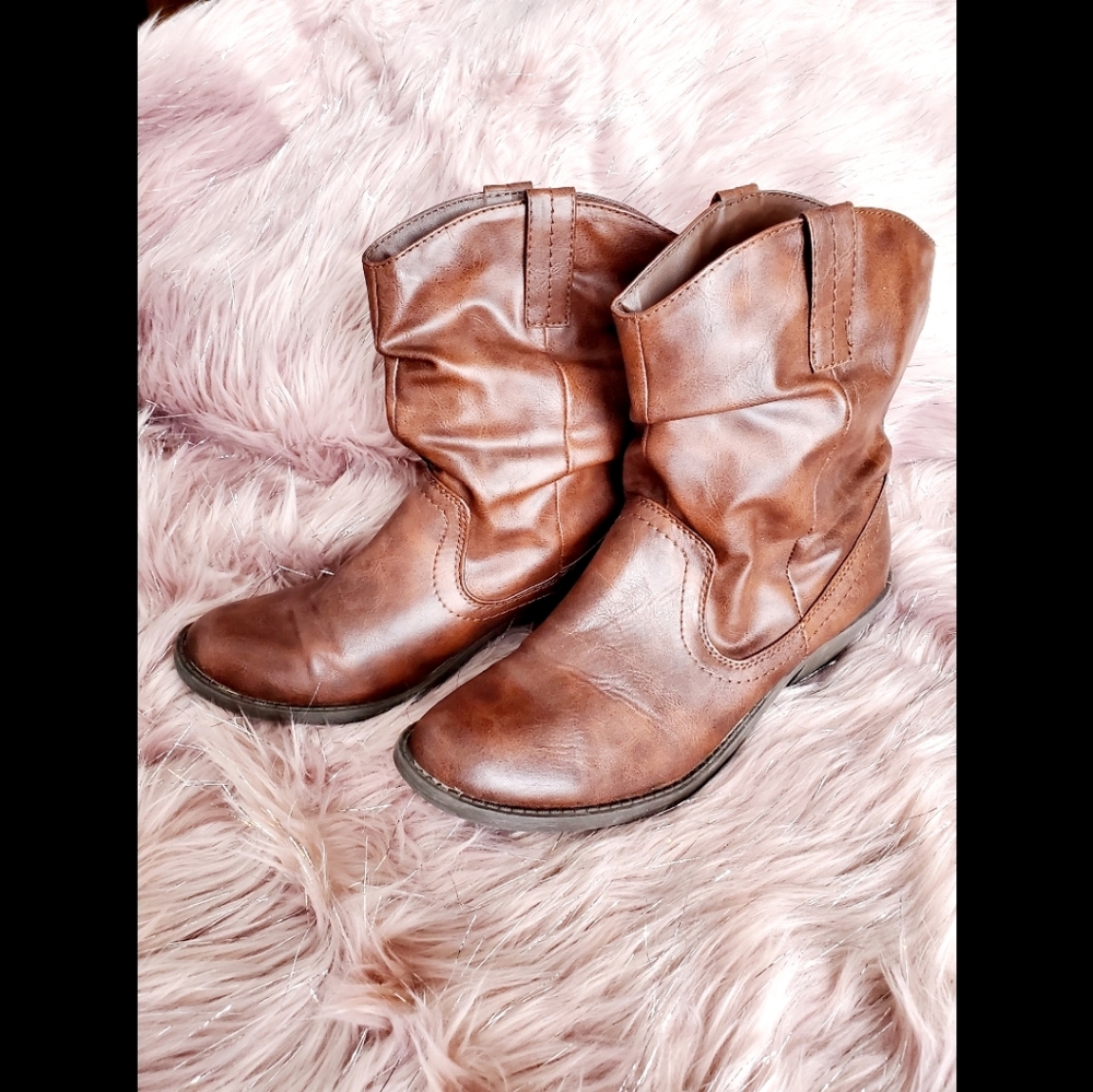 American Eagle Cowgirl Booties size 10 brown